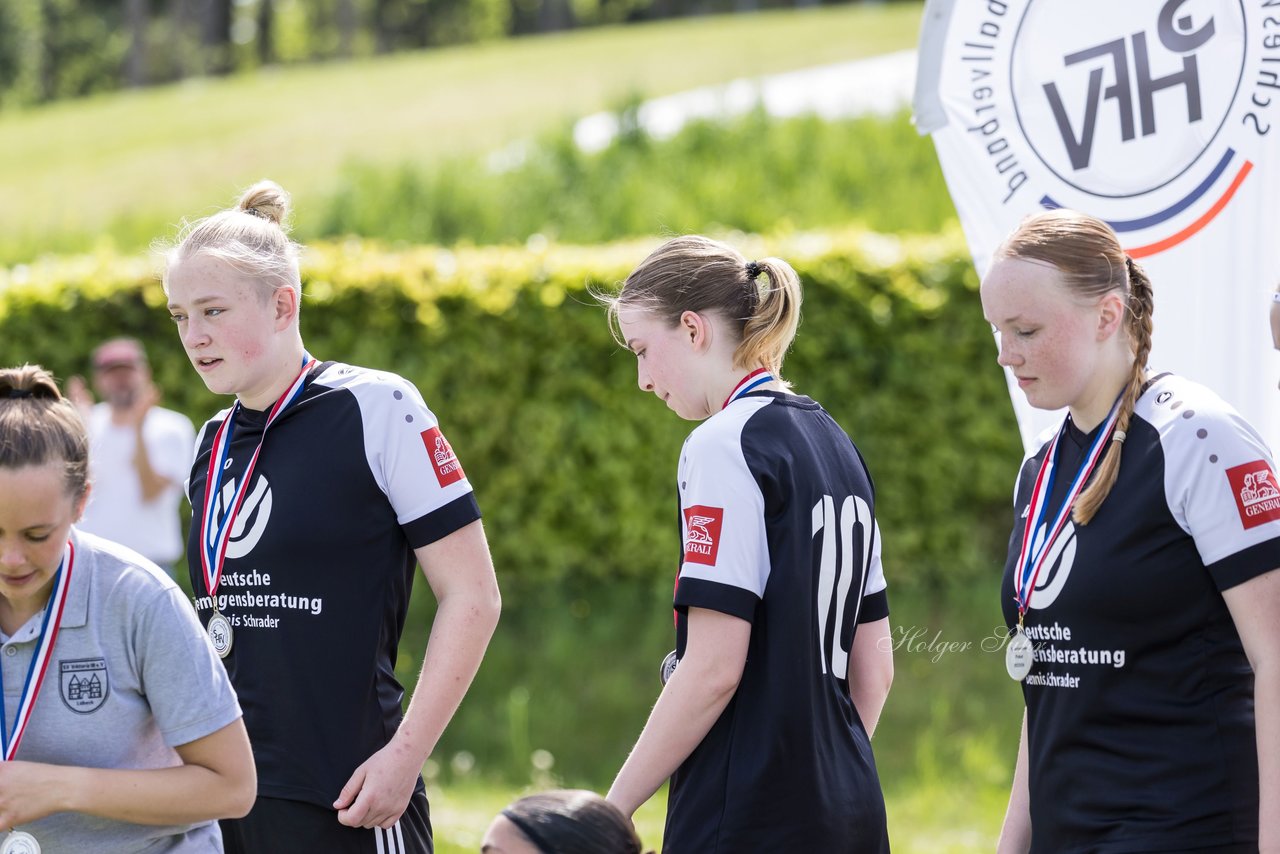 Bild 76 - wBJ SH-Pokalfinale  Holstein-Kiel - SV Viktoria : Ergebnis: 1:0